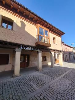 Calle de la antigua judería donde se encuentra ubicada la biblioteca nueva